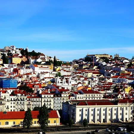 Loving Alfama *