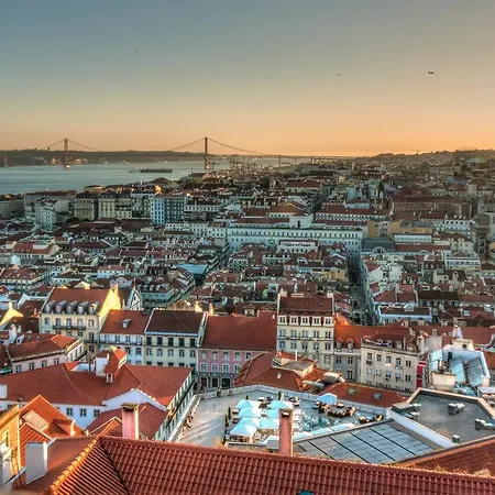 Loving Alfama